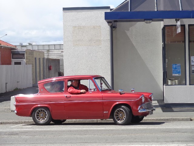 As well as the very old cars, Balclutha had several of this kind of age trundling around its streets...