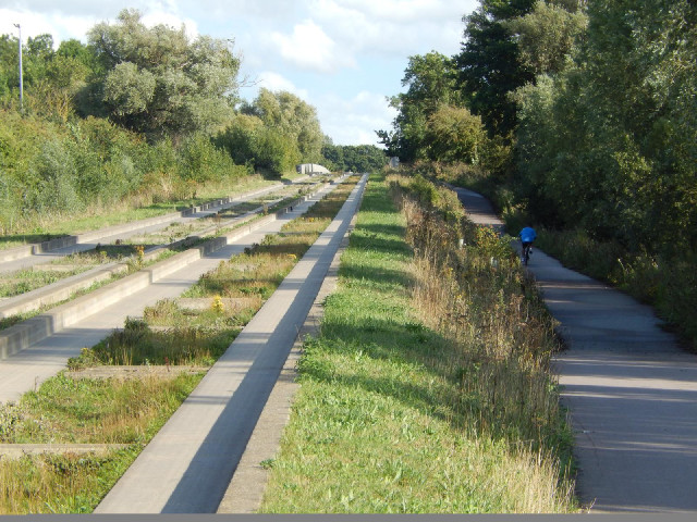 For about 20 km, I will be riding alongside this guided busway, which runs from St. Ives to Cambridg...