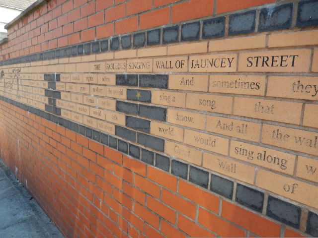 Apparently, it's the fabulous singing wall of Jauncey Street.