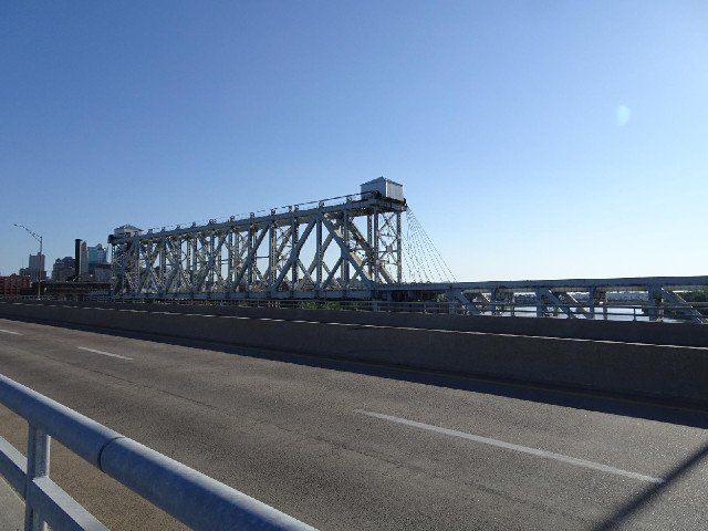 I'm crossing the Missouri again, next to what looks like a lifting bridge.