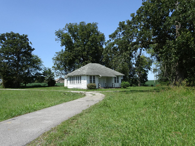 Near St. Elmo. The little sign above the porch says "ST. ELMO HOMEMAKERS"