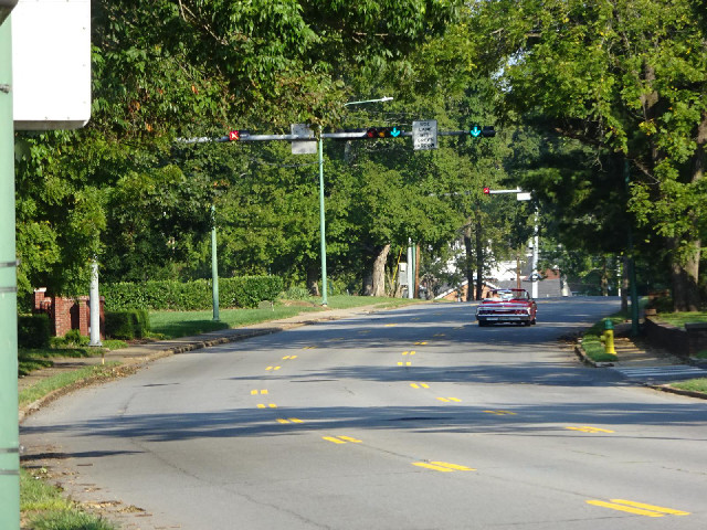 There's a tidal flow system for traffic on this road in and out of Clarksville.