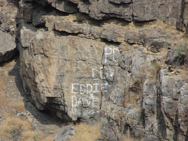 These aren't American Indian pictographs.