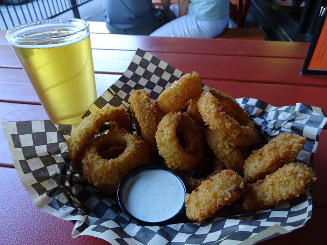 Another mini-pint, with some giant onion rings.