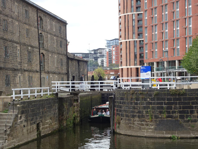 The very beginning of the 205 km Leeds-Liverpool Canal.