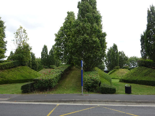 The business park has quite a lot of these landscaped earthworks.