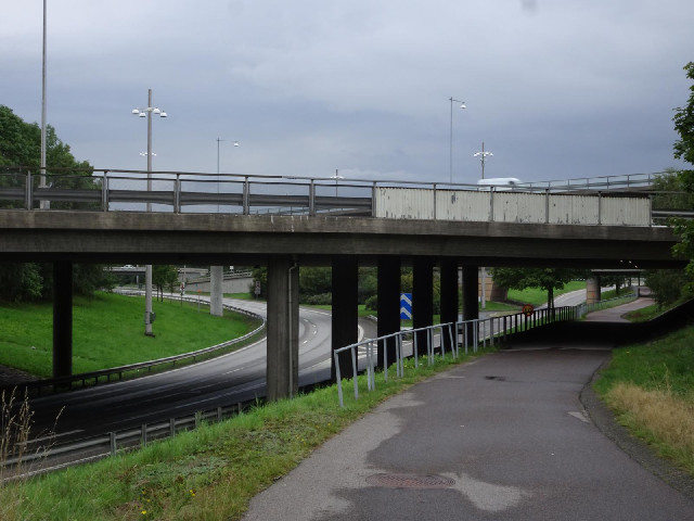 The cycle route, which is labelled as a "tourist route", goes through a motorway junction.
