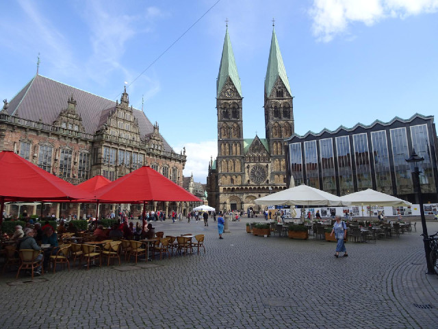 The Cown Hall, St. Peter's Cathedral and the Bremen City Parliament building.
