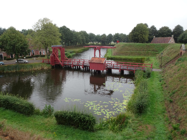 The modern village of Bourtange is to the north fo the fort, beyond the big car park, but there are ...