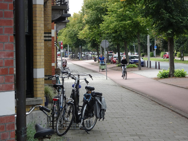 A street scene with bikes.