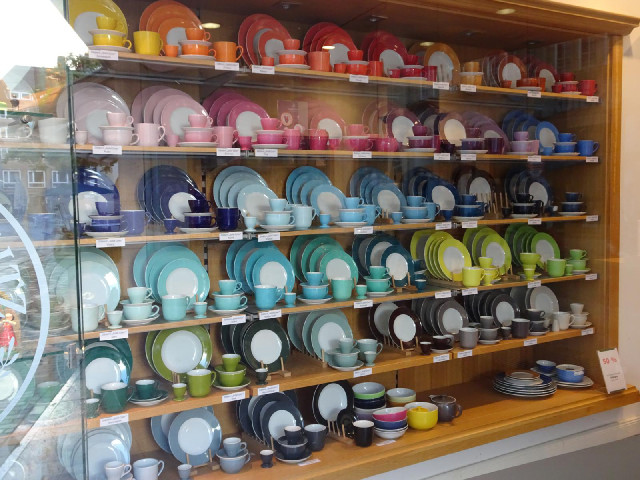 These plates come in a wide range of colours.