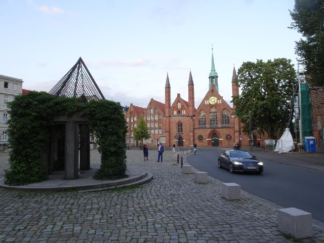 Heilingen-Geist-Hospital, originally built in 1286.