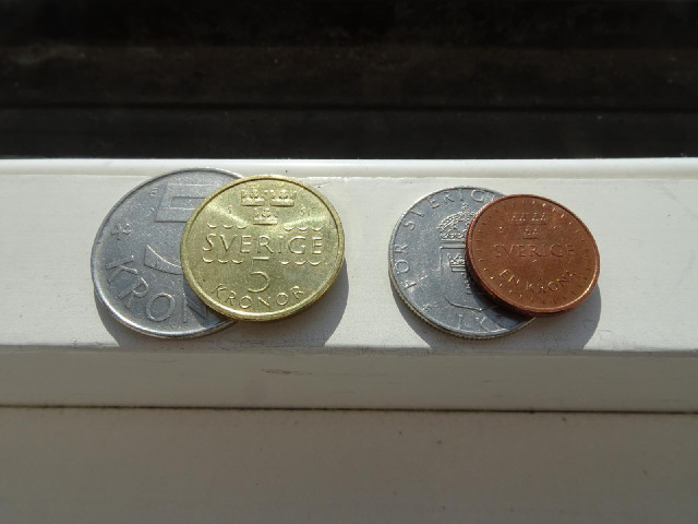 Oh. It seems that they've changed the coins since I was last here. The nickel ones that I've brought...