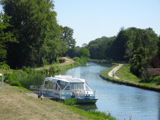 I will actually be spending a lot of today and tomorow on the towpath of the canal which runs along ...