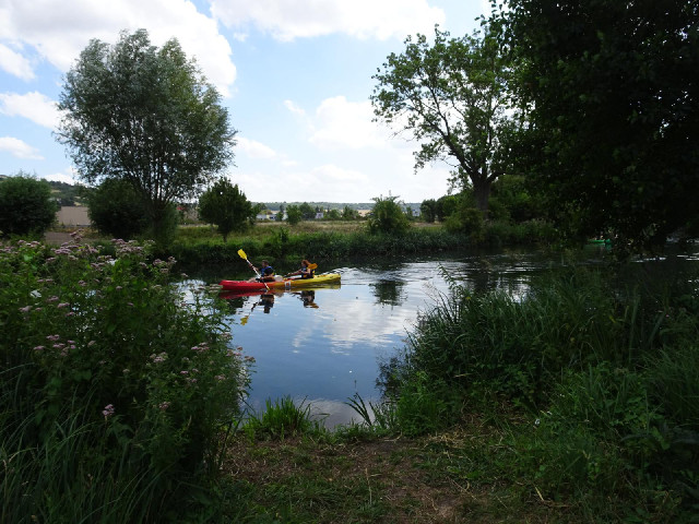 I am now on a cycle path along the bank of the Eure. It will take me most of the way to today's dest...