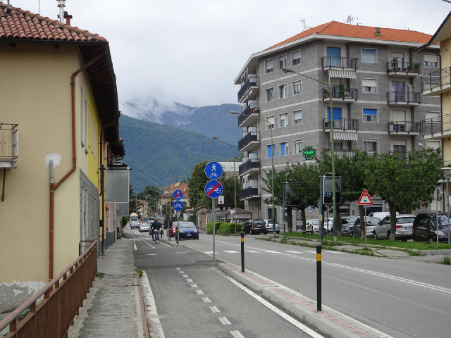 I'm near the mountains again.