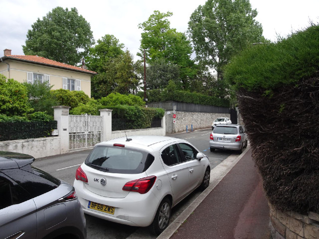 This was much easier than I expected. I didn't think it would be possible to park anywhere near here...