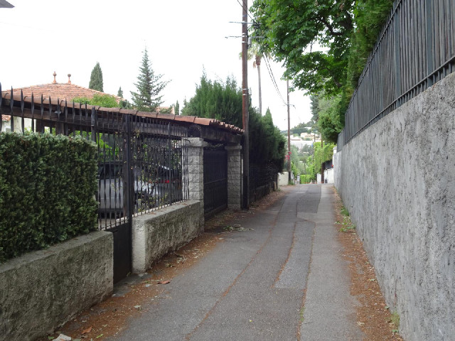 24th of March Road is actually directly above one of the motorway tunnels so if I had driven straigh...