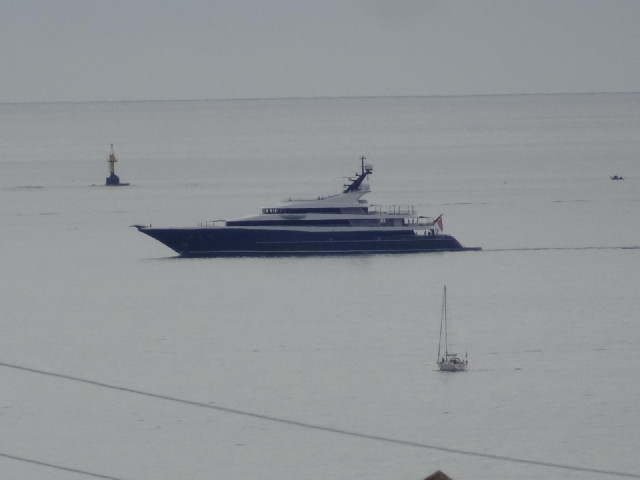 There are some quite big yachts here...