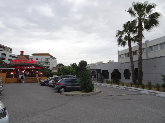 My hotel is on the right and I'm rather tempted to have a proper dinner tonight.