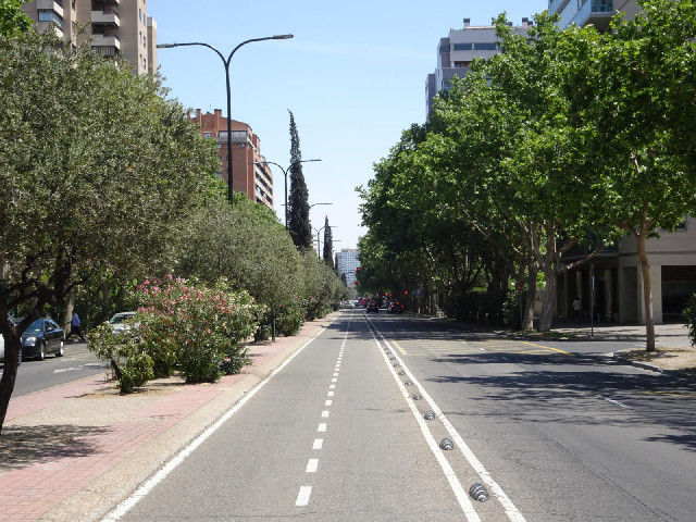 I thought the cycle lanes on this road had ended but it turns out that they had just moved to the mi...
