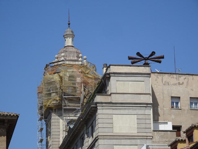 Some kind of warning alarm.