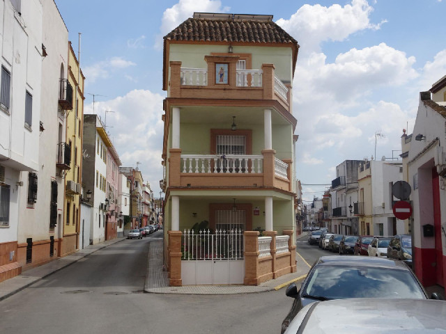 The road on the right is the one which I've come to see.