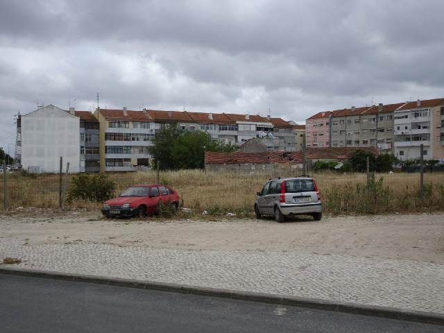 This is quite a run-down neighbourhood.