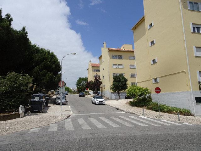 15th of October Road.