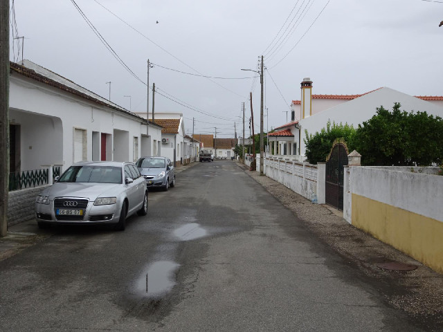 I'm now in a village called Pombalinho to visit three short parallel roads. This is 18th of Septembe...
