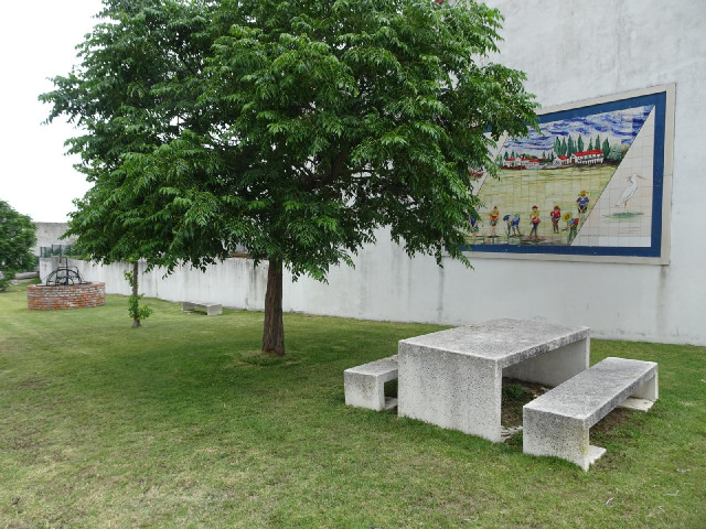 There is also this large tile picture.