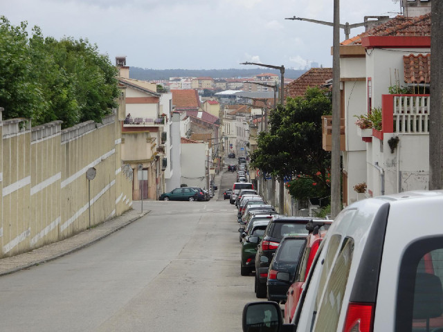 10th of August Road runs right through the centre of Figueira da Foz but parking is easier at this e...