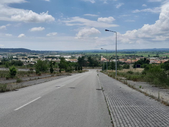 9th of December 2004 road is one of a group of roads which look like they were built several years a...