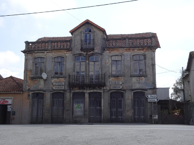 Old signs on the N1.
