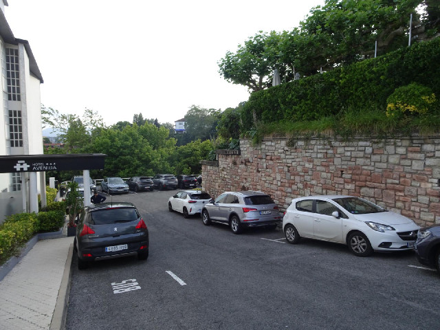 This is pretty much the only hotel in San Sebastián which has free parking, and there are qui...