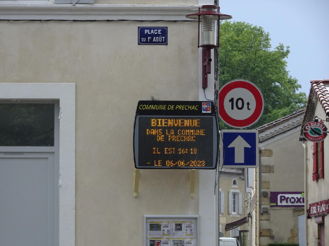 1st of August Square.