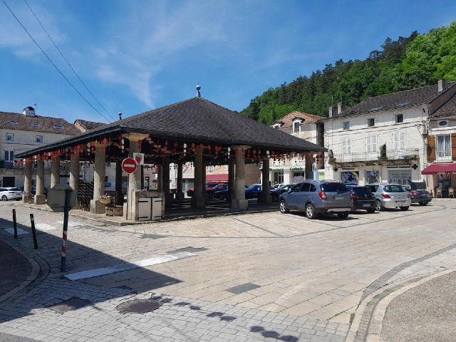 The main square in Vergt, with more strawberry decorations. On the way out of the town I did pass a ...