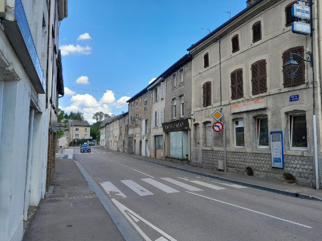 9th of October Road.