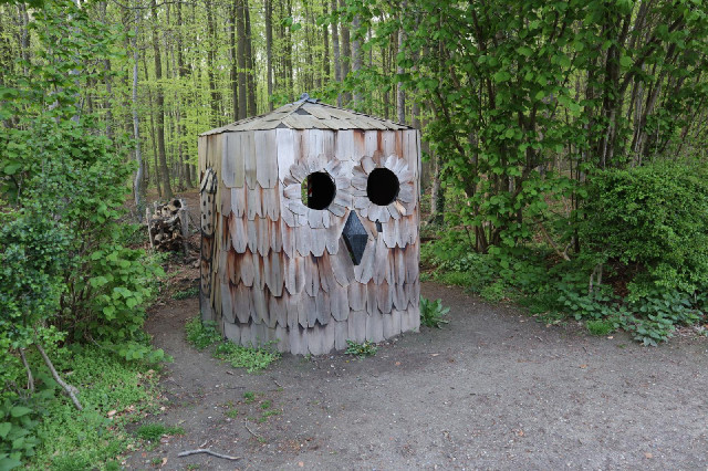 I'm staying in a little town called Jezus-Eik, just outside the city limits. The name means Jesus Oa...