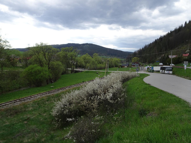 Now I'm waiting for temporary traffic lights at roadworks. They gave me a 90-second countdown to tur...