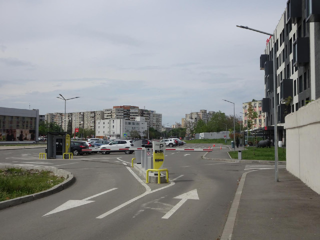 The website where I booked my hotel said that it had free parking. I've just checked another website...