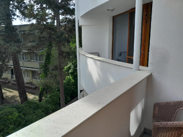 It has a balcony but the view is just of a block of flats.