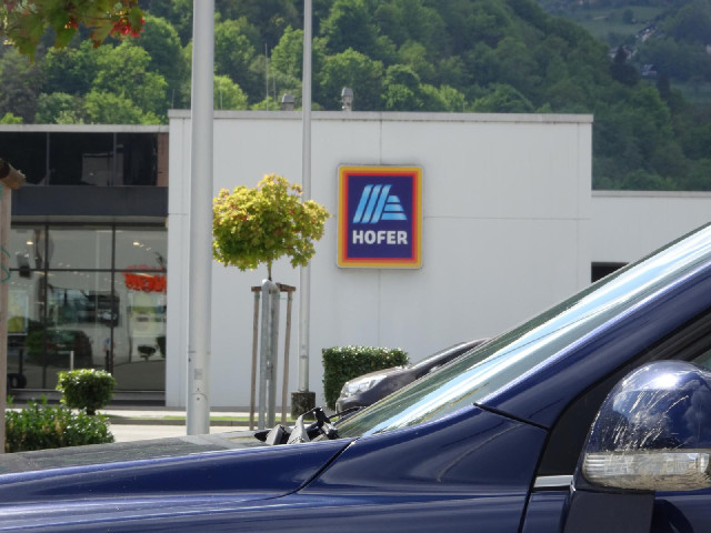 Hofer? It's quite clearly an Aldi....