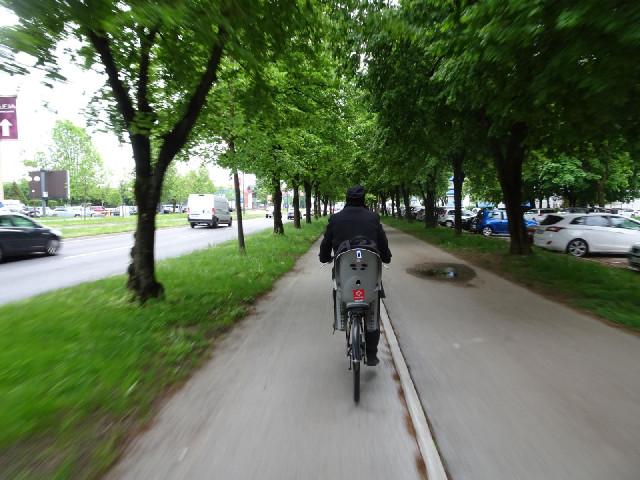 I'm in proper commuter traffic now.