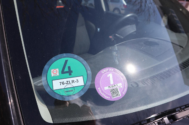 This Dutch car has the same French and German low-emissions certificates as mine. Their German one i...