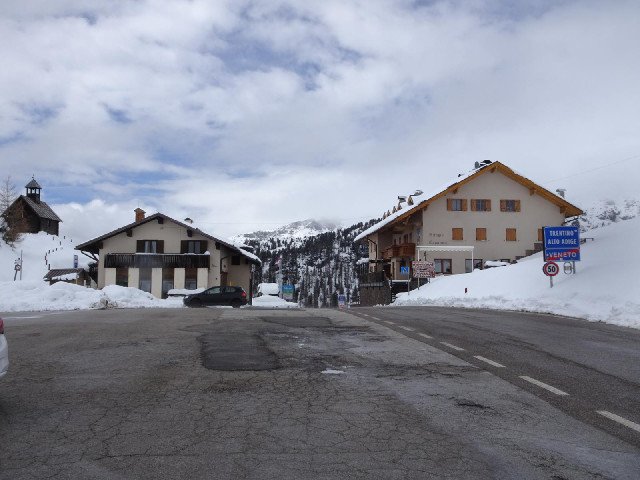 The top of the Valles Pass.