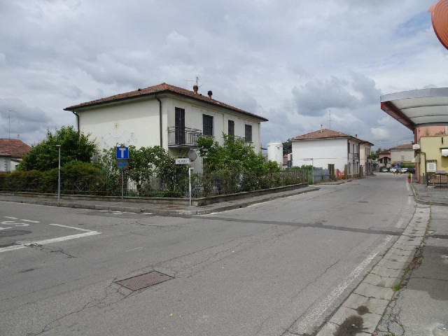 This is where the 11th of February and 7th of October roads meet.