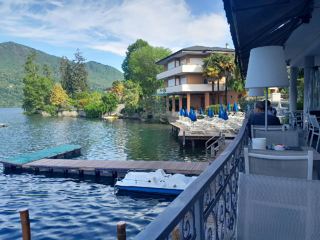 Breakfast by the lake.