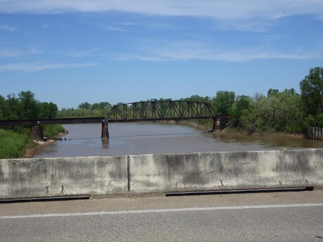 Looking upstream, there's the railway bridge.