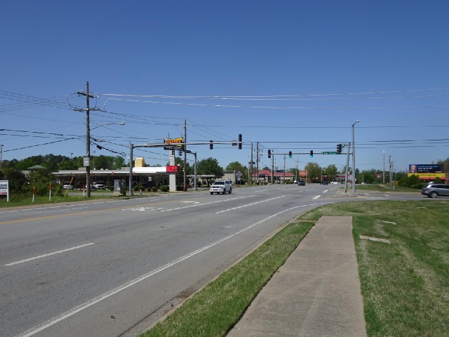 My plan is to turn right at this junction. I don't think there will be anywhere to eat near where I'...